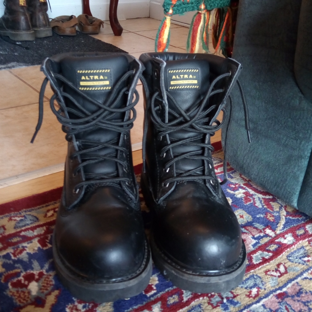Real Leather CSA Approved Steel Toe Work Boots